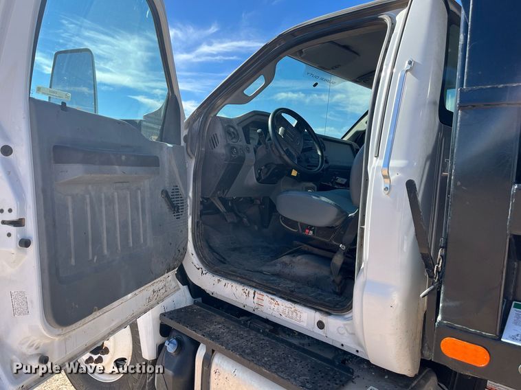 image for item EI0620 2019 Ford F750 Super Duty dump truck