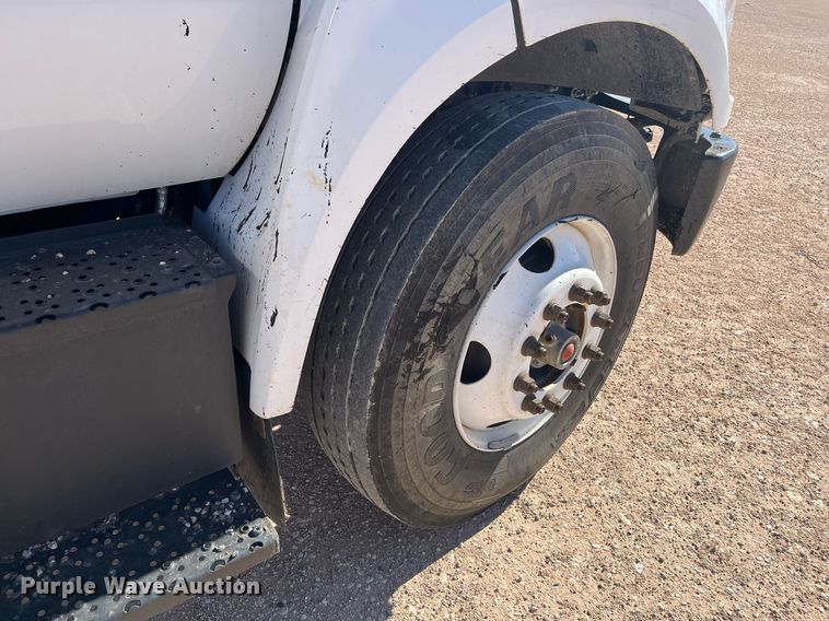 image for item EI0620 2019 Ford F750 Super Duty dump truck