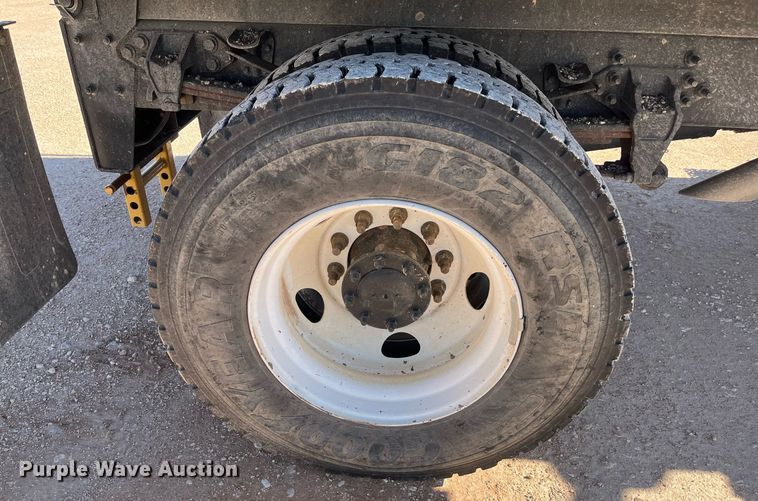 image for item EI0620 2019 Ford F750 Super Duty dump truck