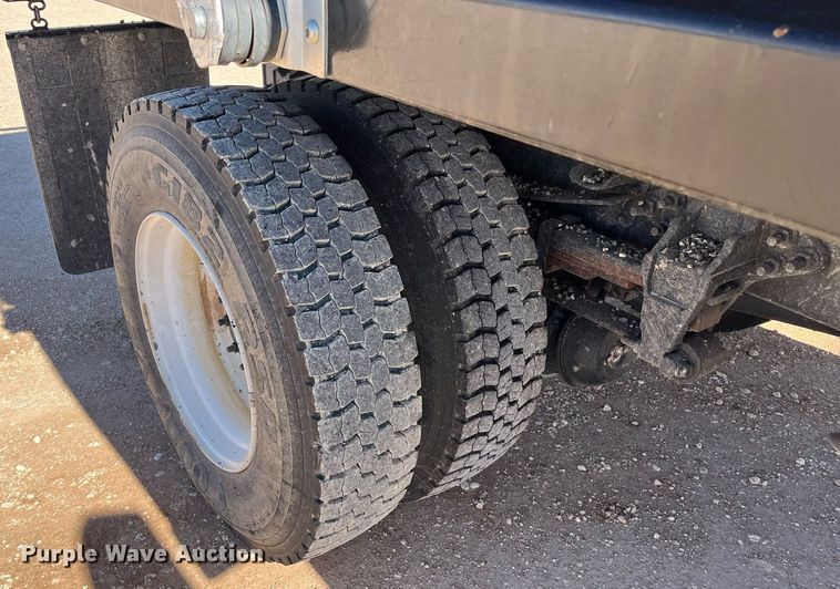 image for item EI0620 2019 Ford F750 Super Duty dump truck