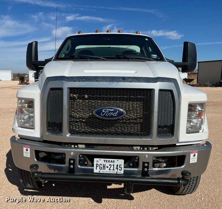 image for item EI0621 2019 Ford F750 Super Duty water truck