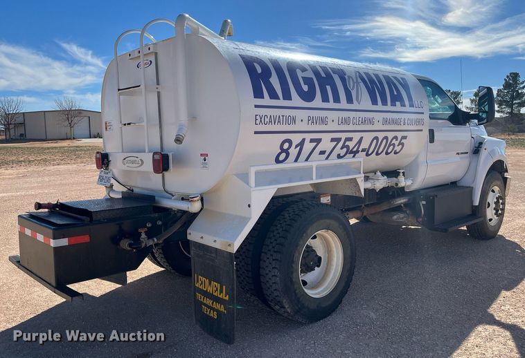 image for item EI0621 2019 Ford F750 Super Duty water truck