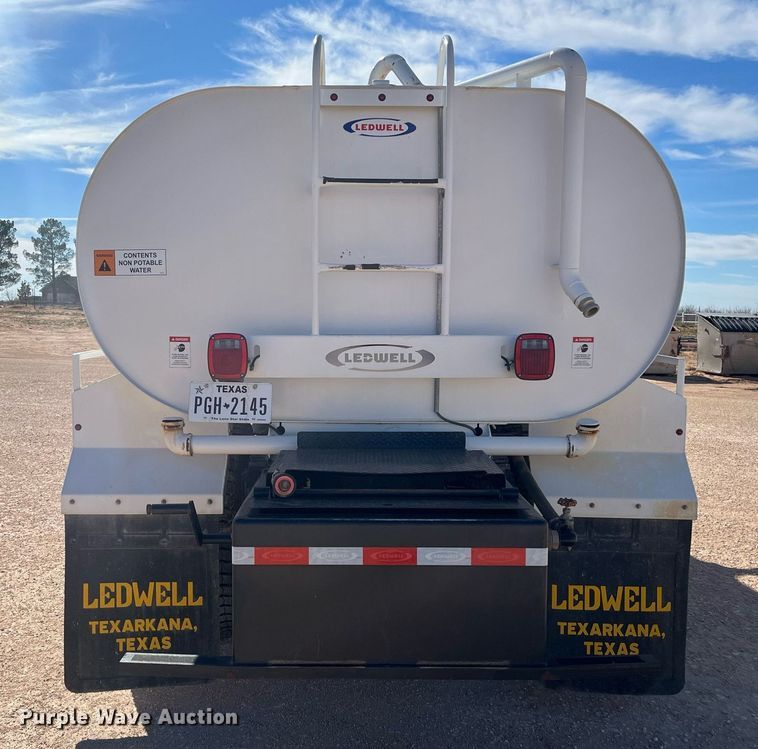 image for item EI0621 2019 Ford F750 Super Duty water truck