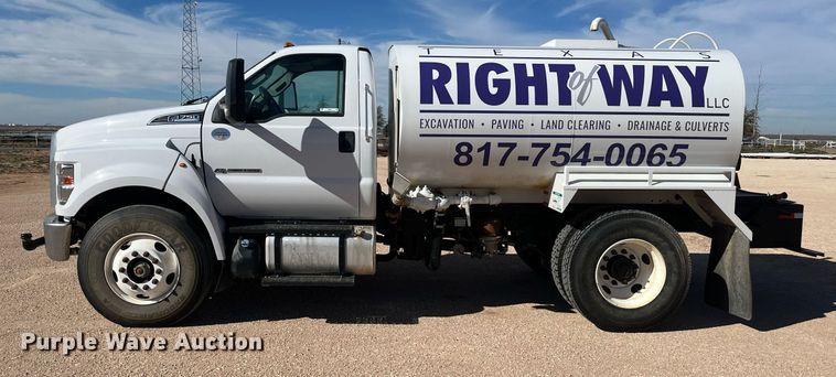 image for item EI0621 2019 Ford F750 Super Duty water truck