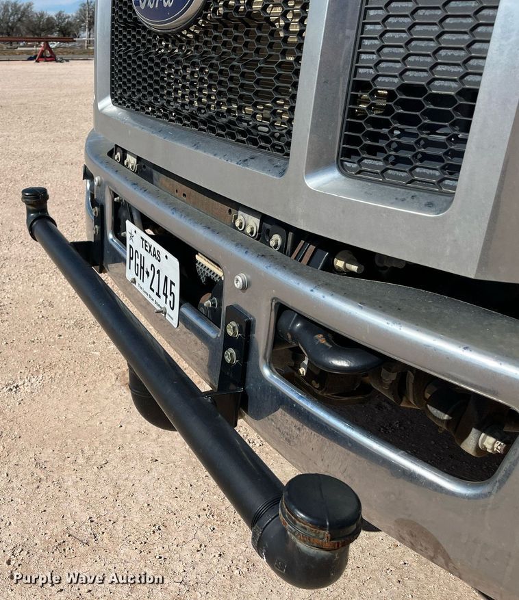 image for item EI0621 2019 Ford F750 Super Duty water truck