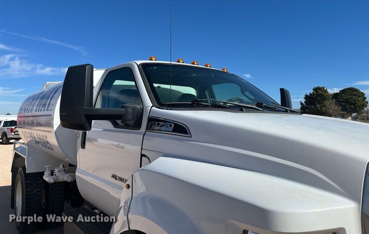 image for item EI0621 2019 Ford F750 Super Duty water truck