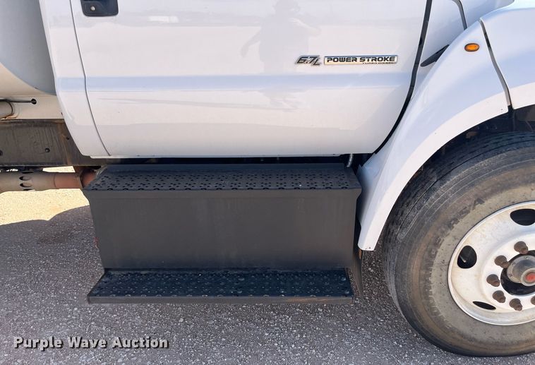 image for item EI0621 2019 Ford F750 Super Duty water truck
