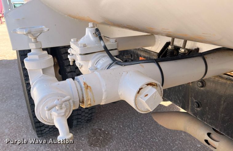 image for item EI0621 2019 Ford F750 Super Duty water truck