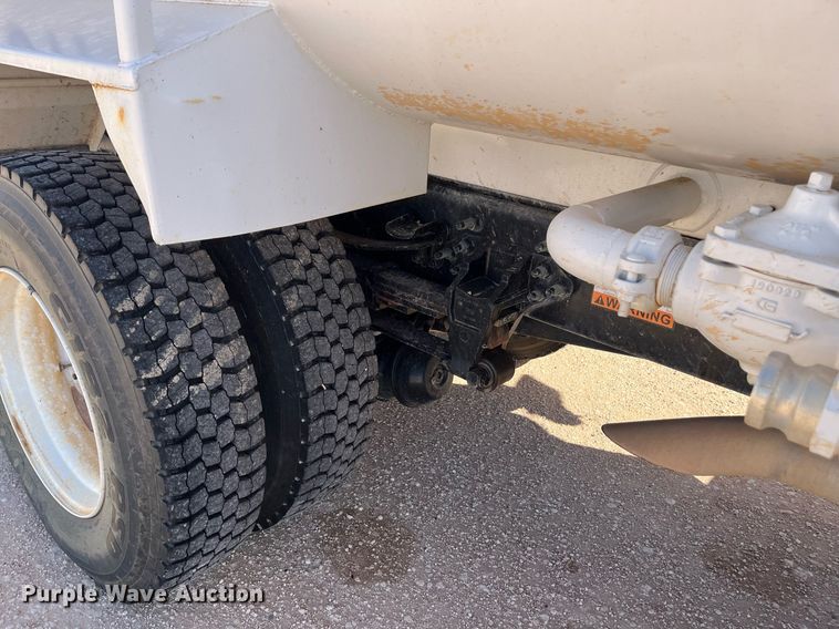 image for item EI0621 2019 Ford F750 Super Duty water truck