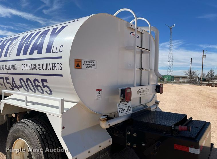 image for item EI0621 2019 Ford F750 Super Duty water truck