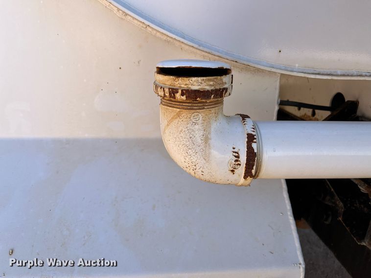 image for item EI0621 2019 Ford F750 Super Duty water truck