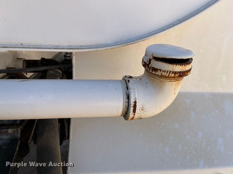 image for item EI0621 2019 Ford F750 Super Duty water truck