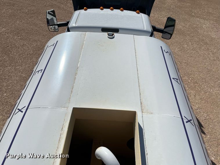 image for item EI0621 2019 Ford F750 Super Duty water truck