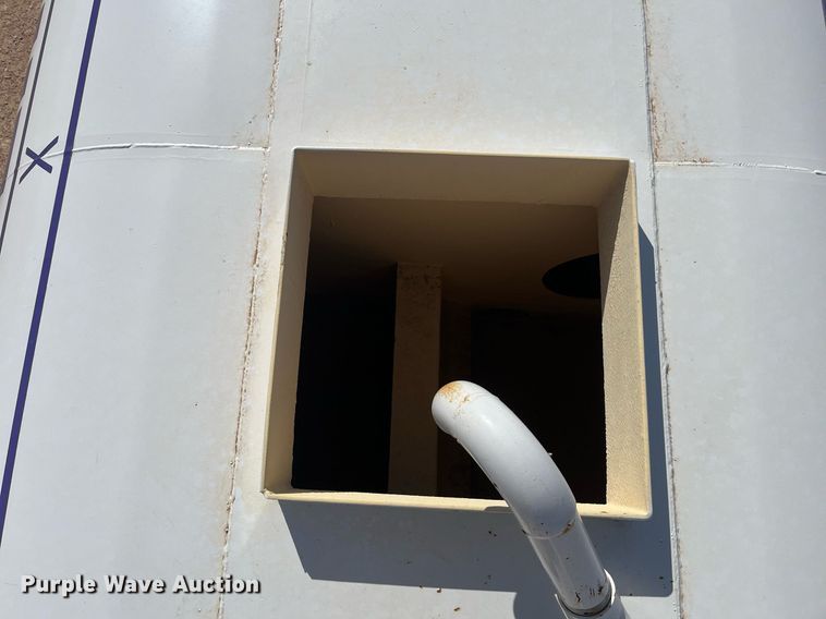 image for item EI0621 2019 Ford F750 Super Duty water truck