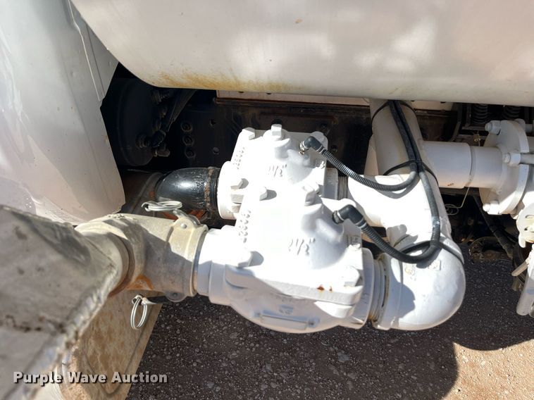 image for item EI0621 2019 Ford F750 Super Duty water truck