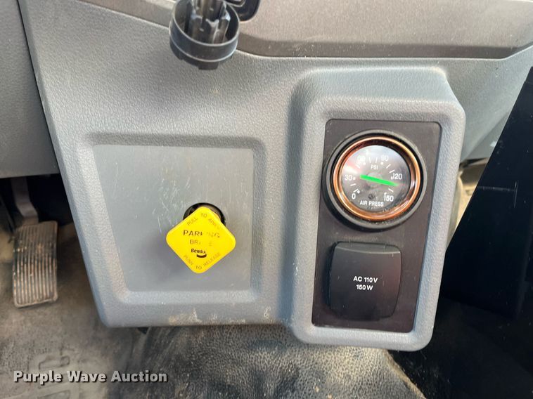 image for item EI0621 2019 Ford F750 Super Duty water truck