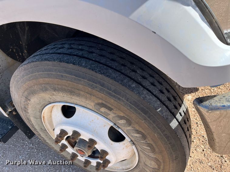 image for item EI0621 2019 Ford F750 Super Duty water truck