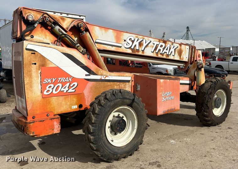 image for item EI0626 2002 Sky Trak 8042 telehandler