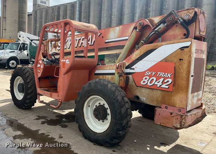 image for item EI0626 2002 Sky Trak 8042 telehandler