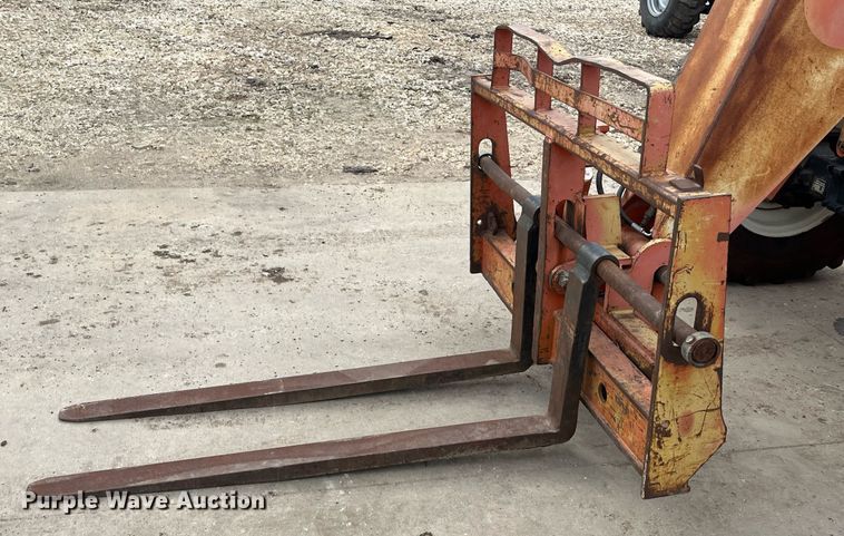 image for item EI0626 2002 Sky Trak 8042 telehandler