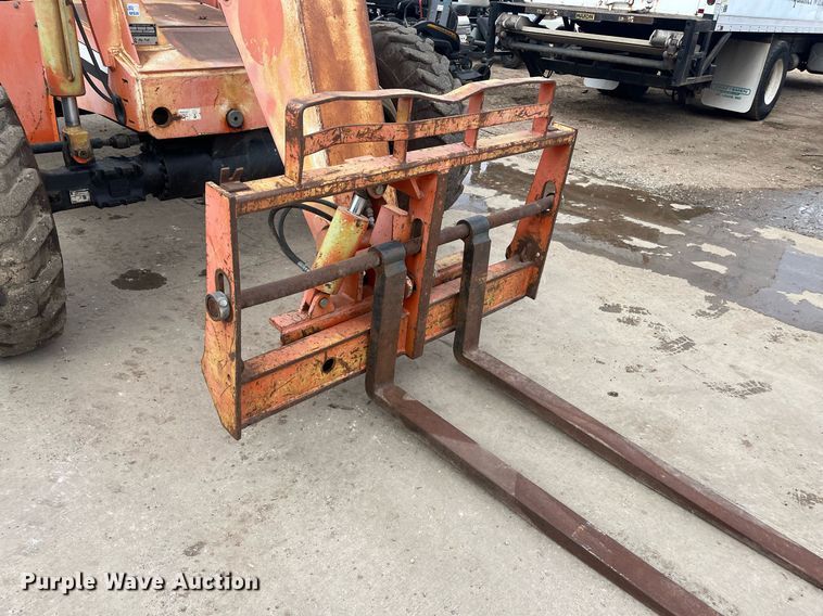 image for item EI0626 2002 Sky Trak 8042 telehandler