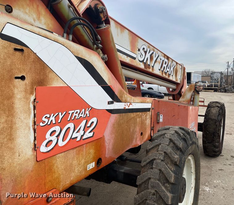 image for item EI0626 2002 Sky Trak 8042 telehandler