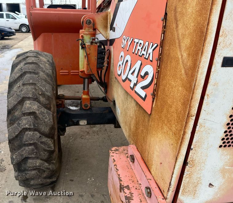 image for item EI0626 2002 Sky Trak 8042 telehandler