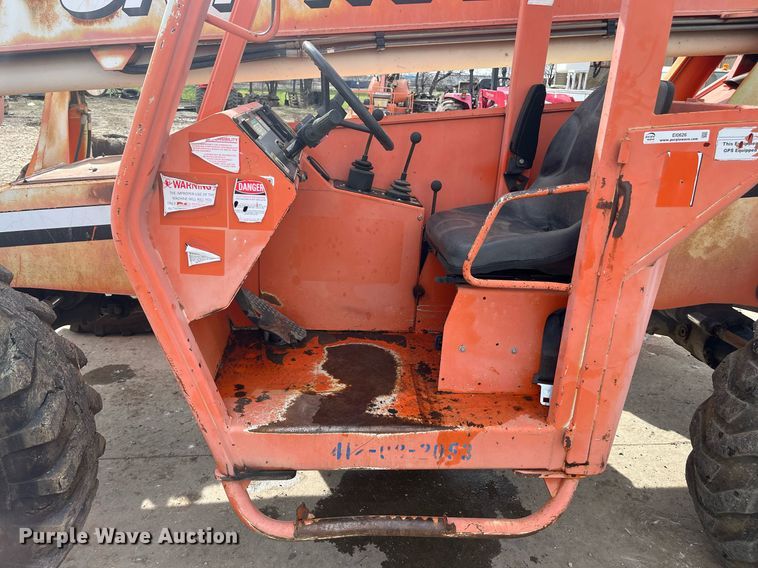 image for item EI0626 2002 Sky Trak 8042 telehandler