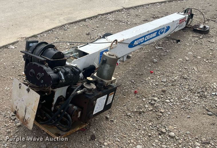 image for item EI0636 Auto Crane EHC32 truck mounted crane