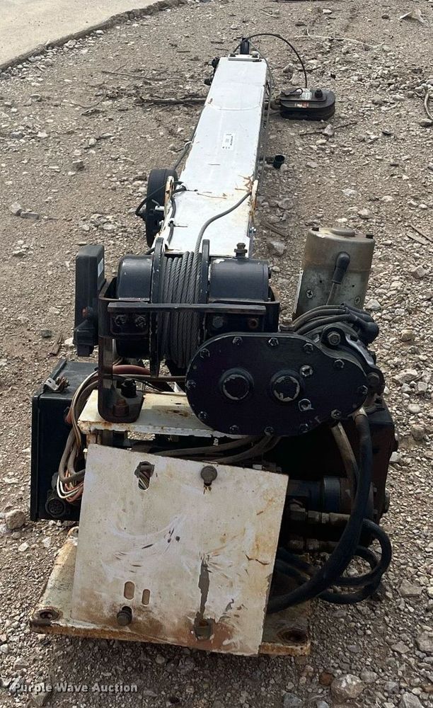 image for item EI0636 Auto Crane EHC32 truck mounted crane