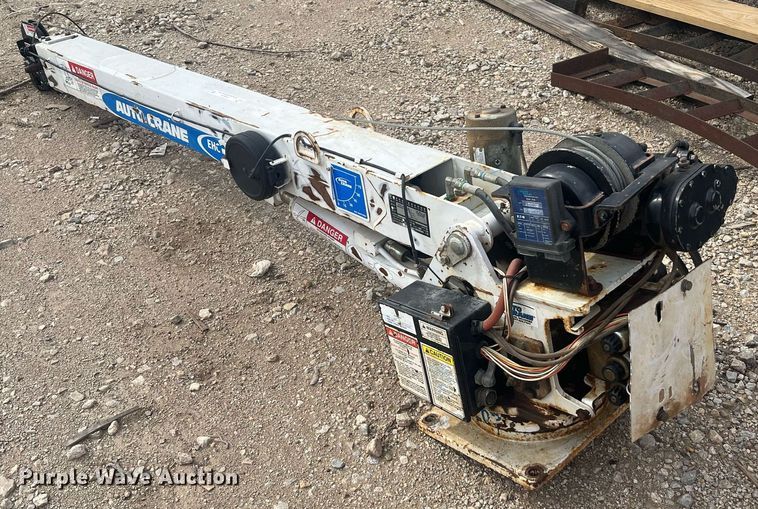 image for item EI0636 Auto Crane EHC32 truck mounted crane