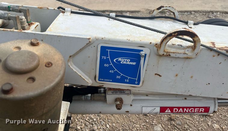 image for item EI0636 Auto Crane EHC32 truck mounted crane