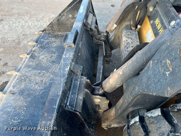 image for item EI0650 2015 New Holland L230 skid steer loader