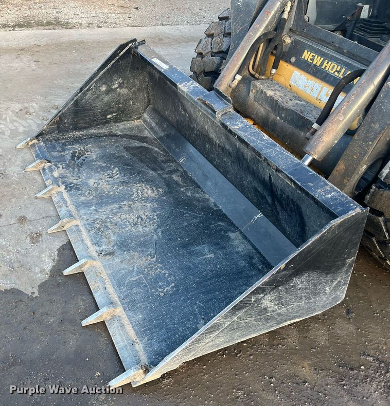 image for item EI0650 2015 New Holland L230 skid steer loader