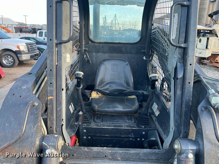 image for item EI0650 2015 New Holland L230 skid steer loader