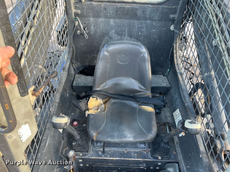 image for item EI0650 2015 New Holland L230 skid steer loader