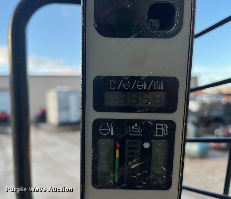 image for item EI0650 2015 New Holland L230 skid steer loader