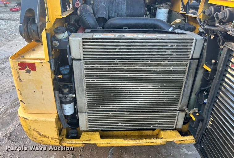 image for item EI0650 2015 New Holland L230 skid steer loader