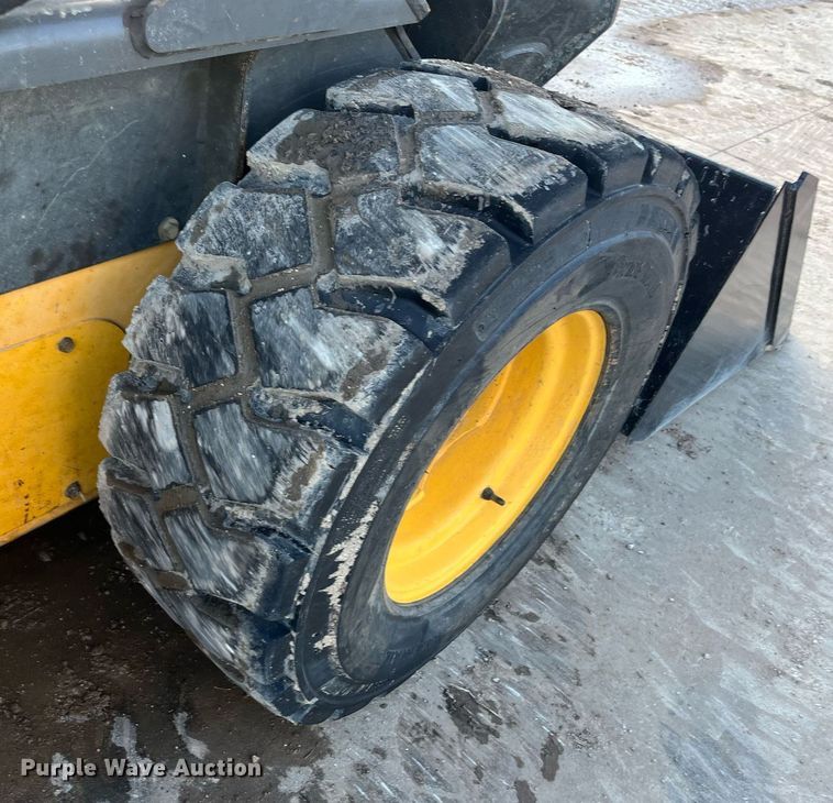 image for item EI0650 2015 New Holland L230 skid steer loader