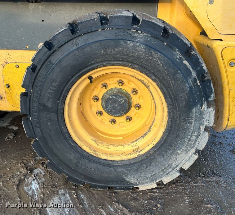 image for item EI0650 2015 New Holland L230 skid steer loader