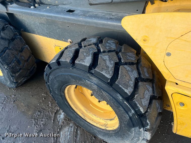 image for item EI0650 2015 New Holland L230 skid steer loader