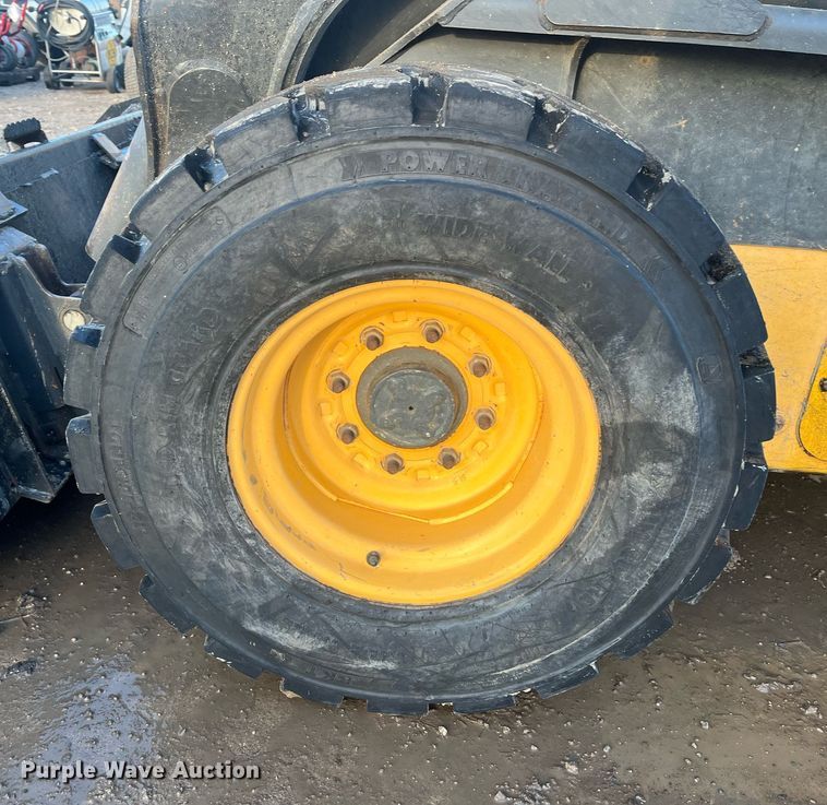 image for item EI0650 2015 New Holland L230 skid steer loader