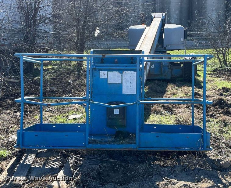 image for item EI0664 1999 Genie S-80 boom lift