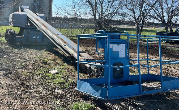 image for item EI0664 1999 Genie S-80 boom lift