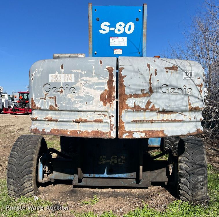 image for item EI0664 1999 Genie S-80 boom lift