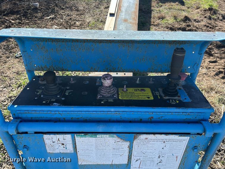 image for item EI0664 1999 Genie S-80 boom lift