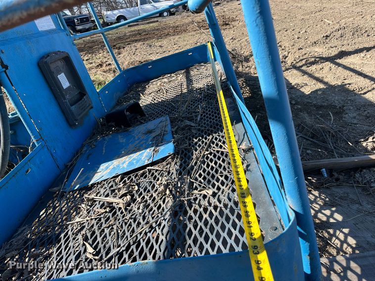 image for item EI0664 1999 Genie S-80 boom lift