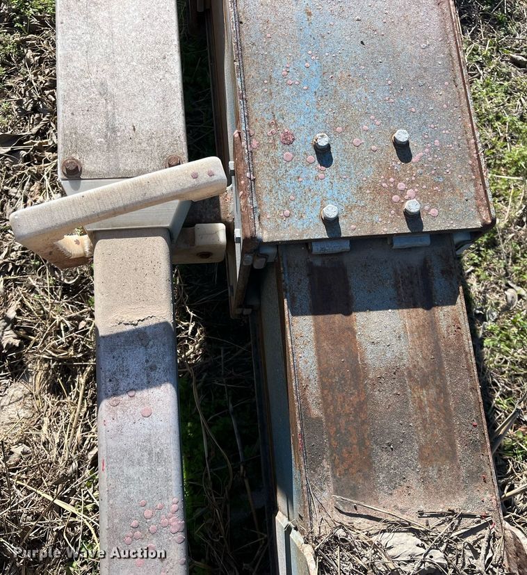 image for item EI0664 1999 Genie S-80 boom lift