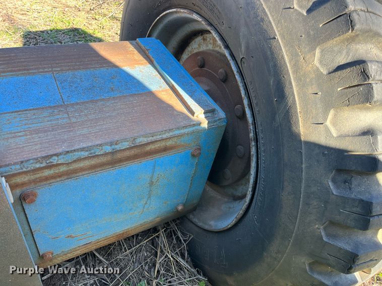 image for item EI0664 1999 Genie S-80 boom lift