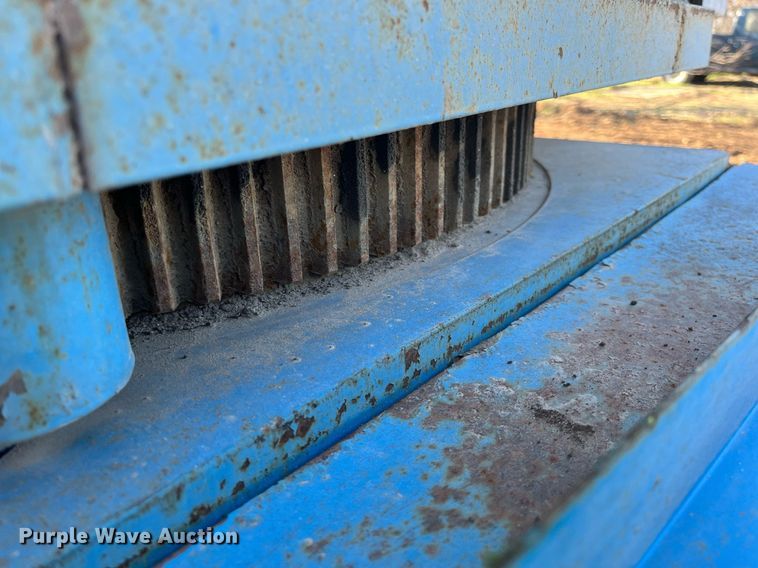 image for item EI0664 1999 Genie S-80 boom lift